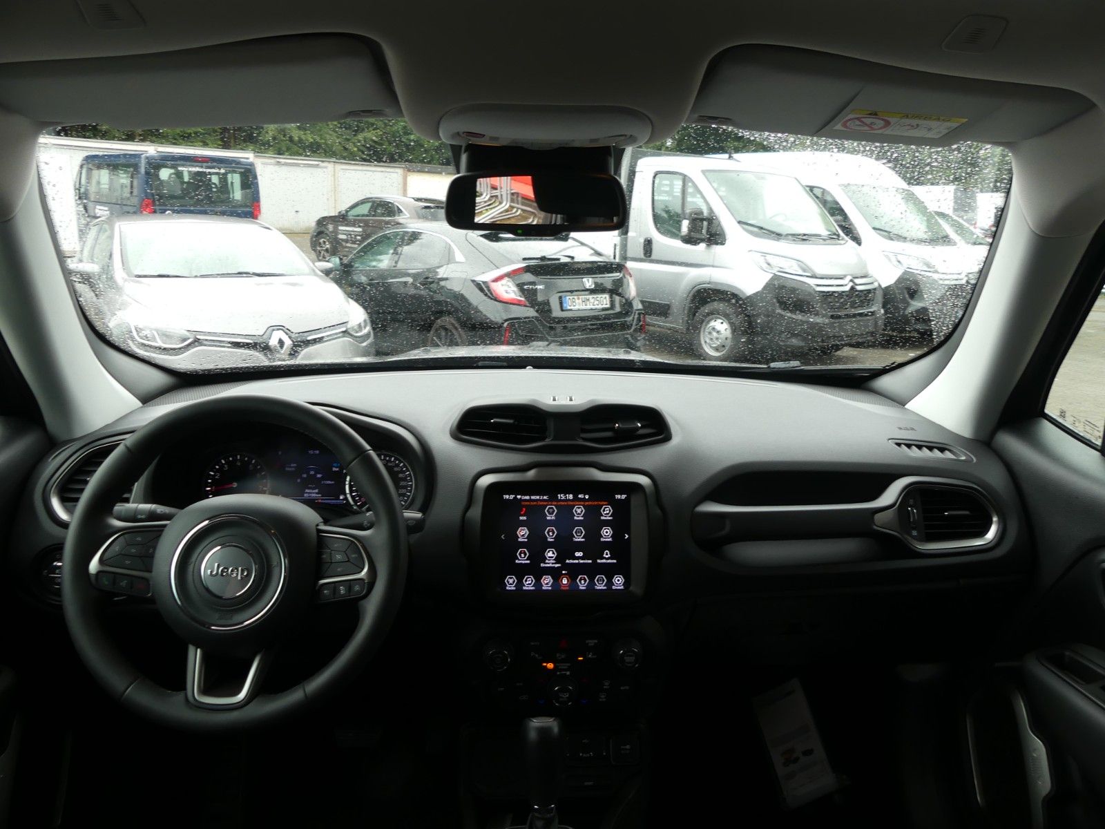 Jeep Renegade Limited FWD - Samsaru's Car Outlet
