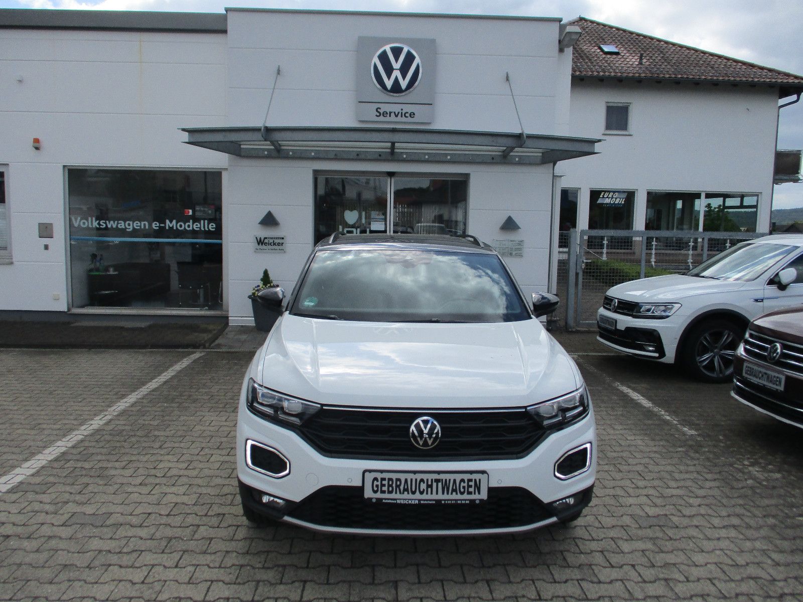 Volkswagen T-Roc Sport - Samsaru's Car Outlet