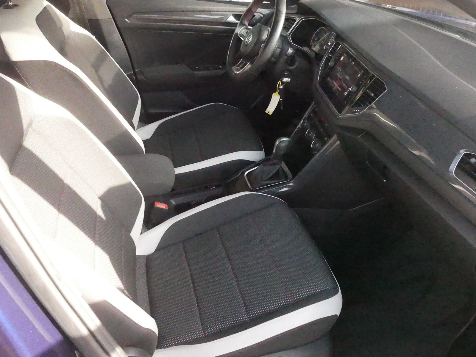 Volkswagen T-Roc Sport - Samsaru's Car Outlet