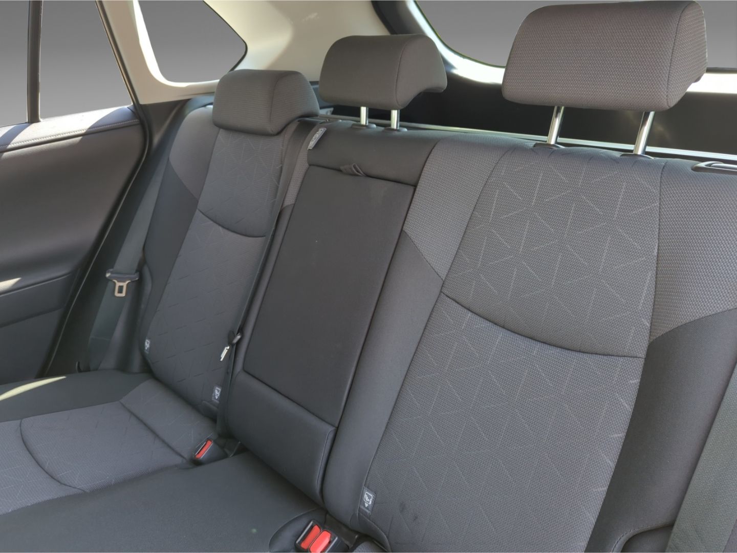 Toyota RAV 4 Hybrid 4x4 - Samsaru's Car Outlet