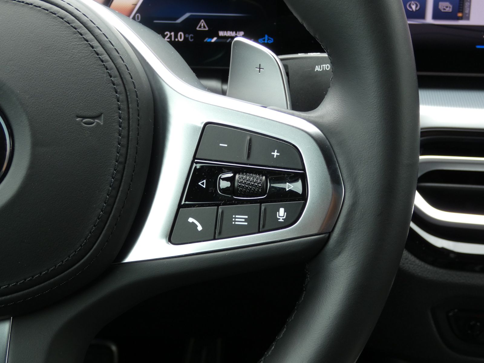 BMW 320d xDrive M Sportpaket - Samsaru's Car Outlet