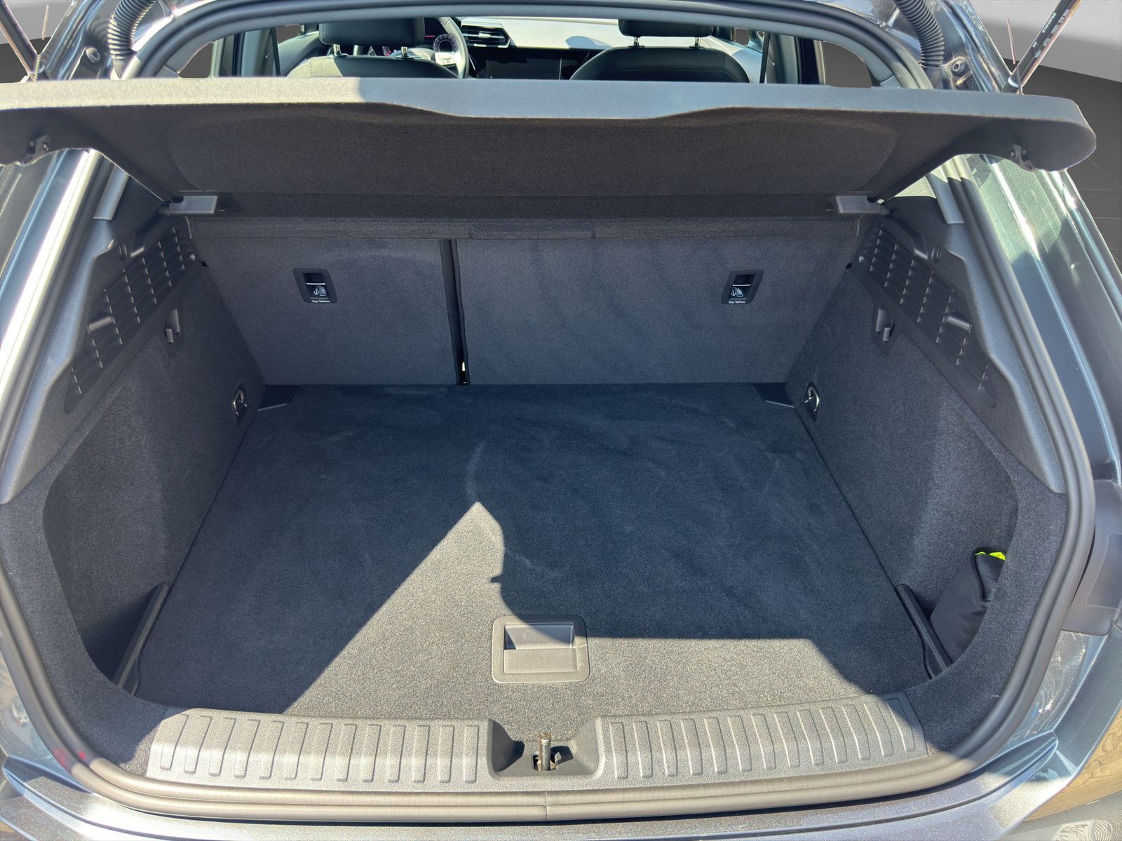 Audi A3 Sportback 35 TFSI S line - Samsaru's Car Outlet