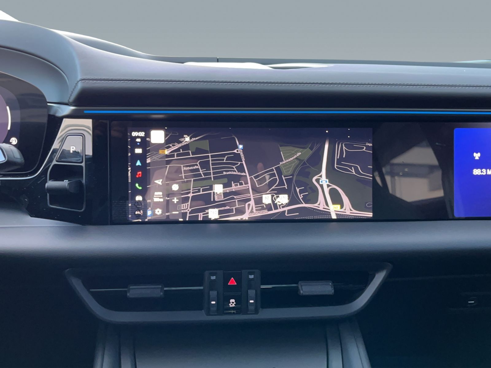 Porsche Macan 4 - Samsaru's Car Outlet