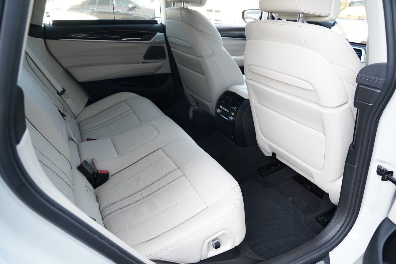 BMW 640 GT xD Luxury Luft-Laser-Pano-ACC-360-TV-StaH