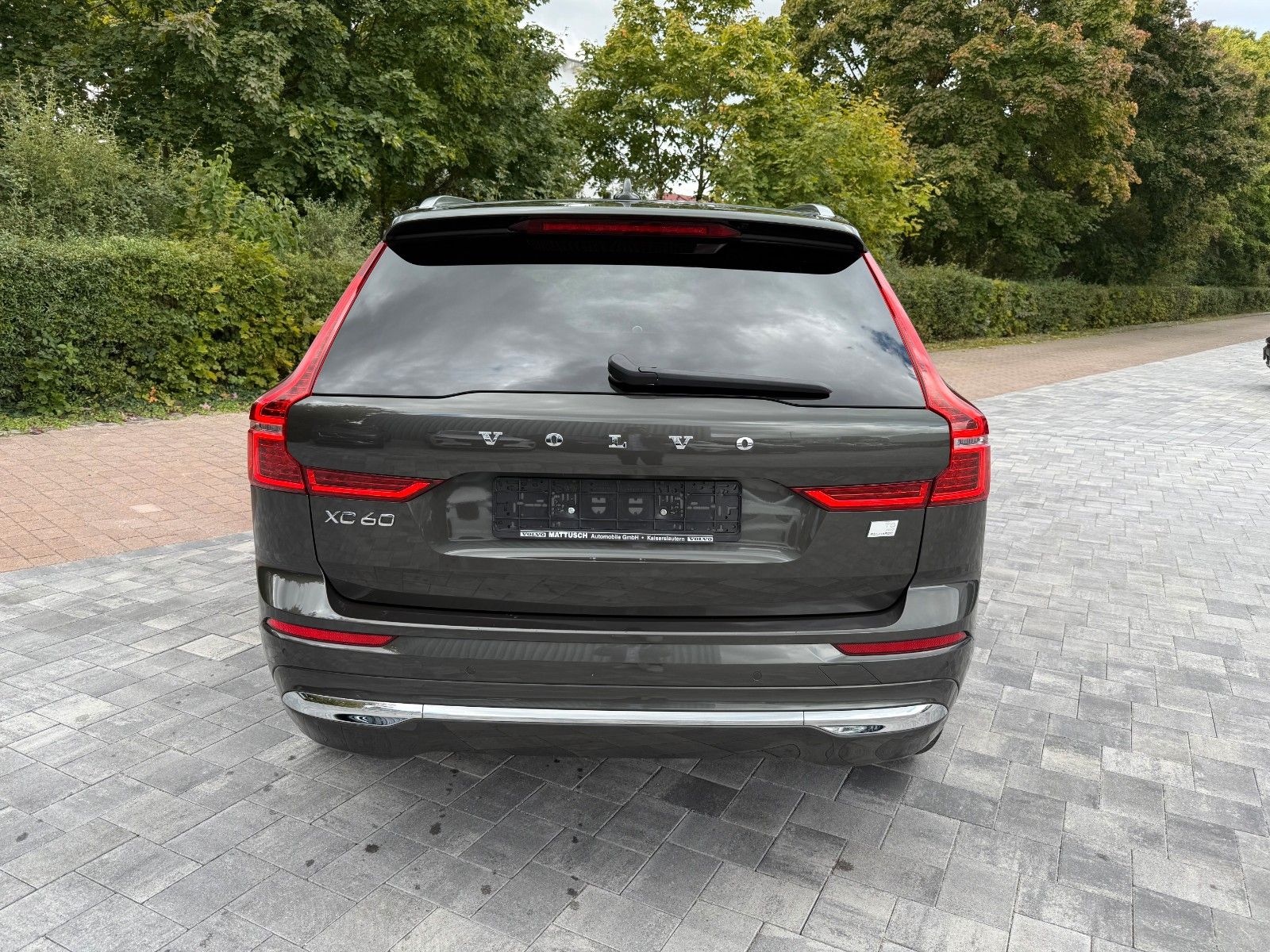 Volvo XC60 T8 AWD INSCRIPTION+WOOL+AHK+B&W+PANO+AKUSTI