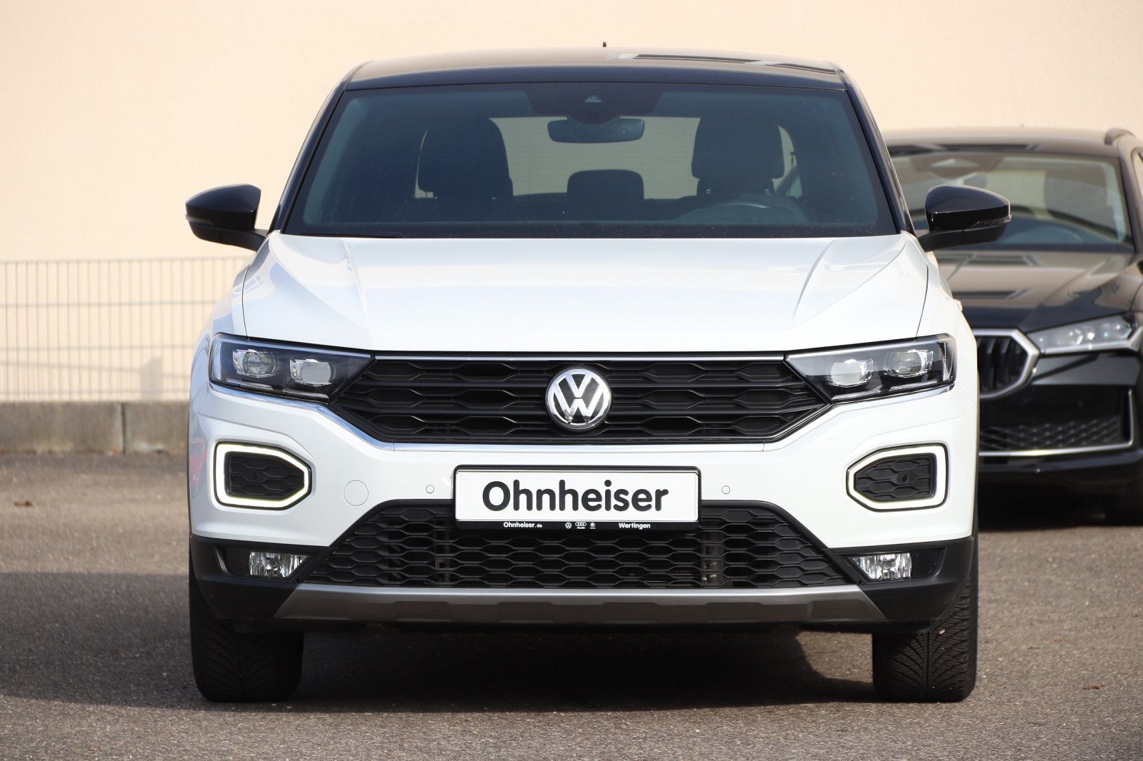 Volkswagen T-Roc 1.5 TSI Sport - Samsaru's Car Outlet