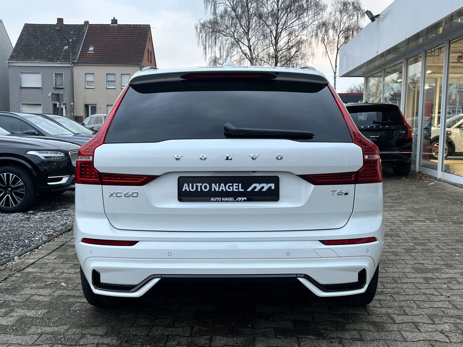 Volvo XC60 T6 Plus Dark AHK|PANO|FLED|360CAM|20"|