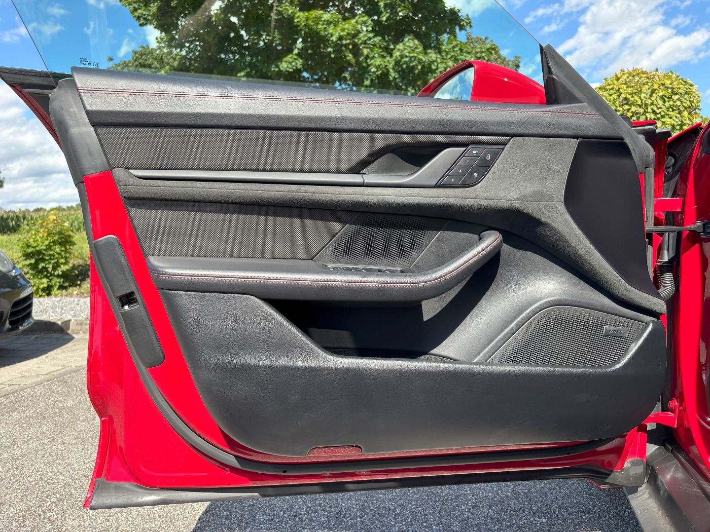 Porsche Taycan GTS | Panoramadach mit Sunshine Control |