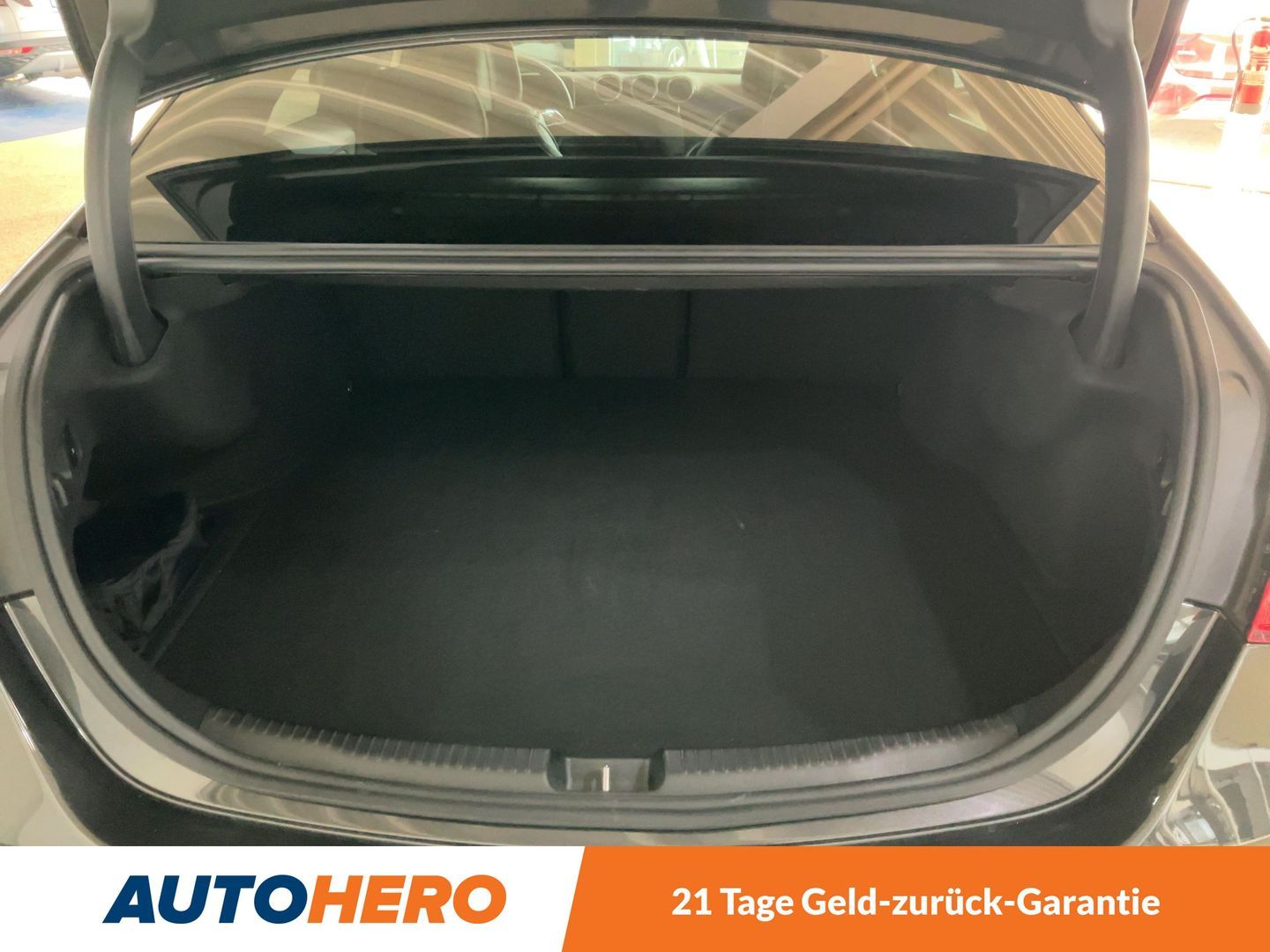 Mercedes-Benz C300e Avantgarde Aut. - Samsaru's Car Outlet