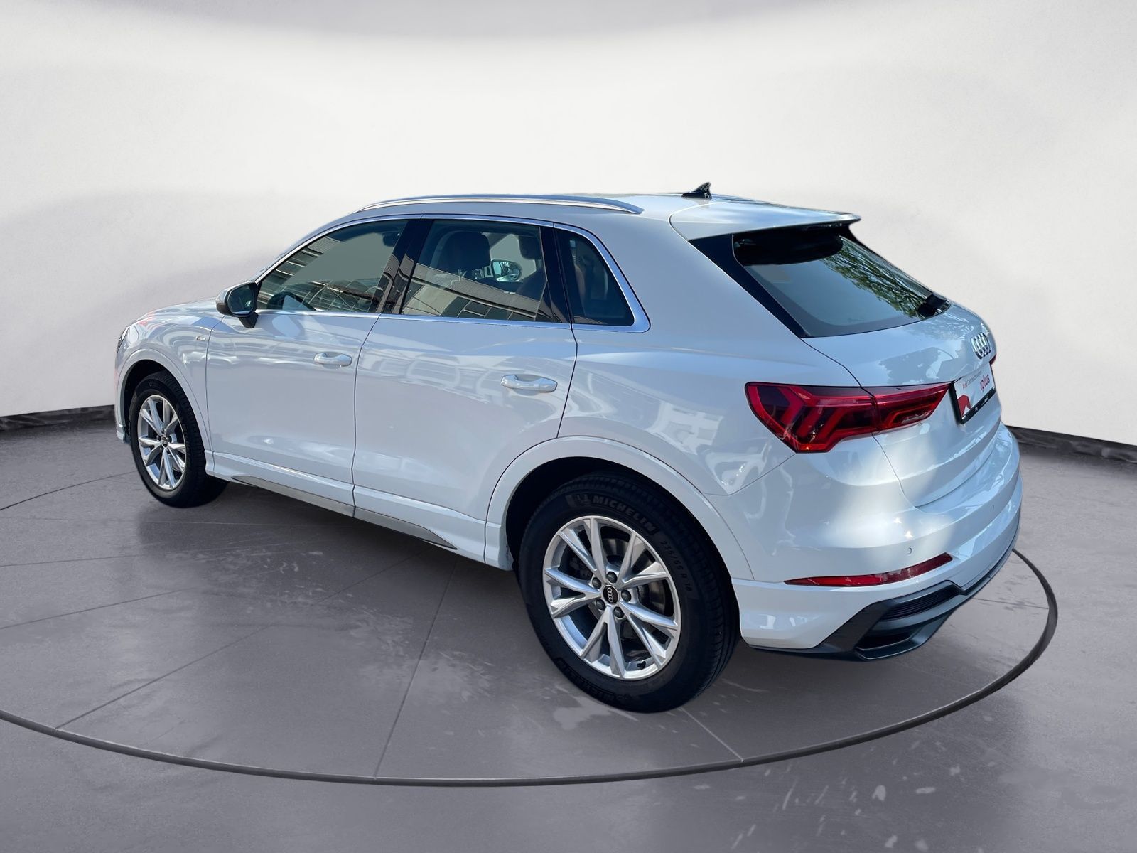 Audi Q3 40 TDI quattro S-line - Samsaru's Car Outlet