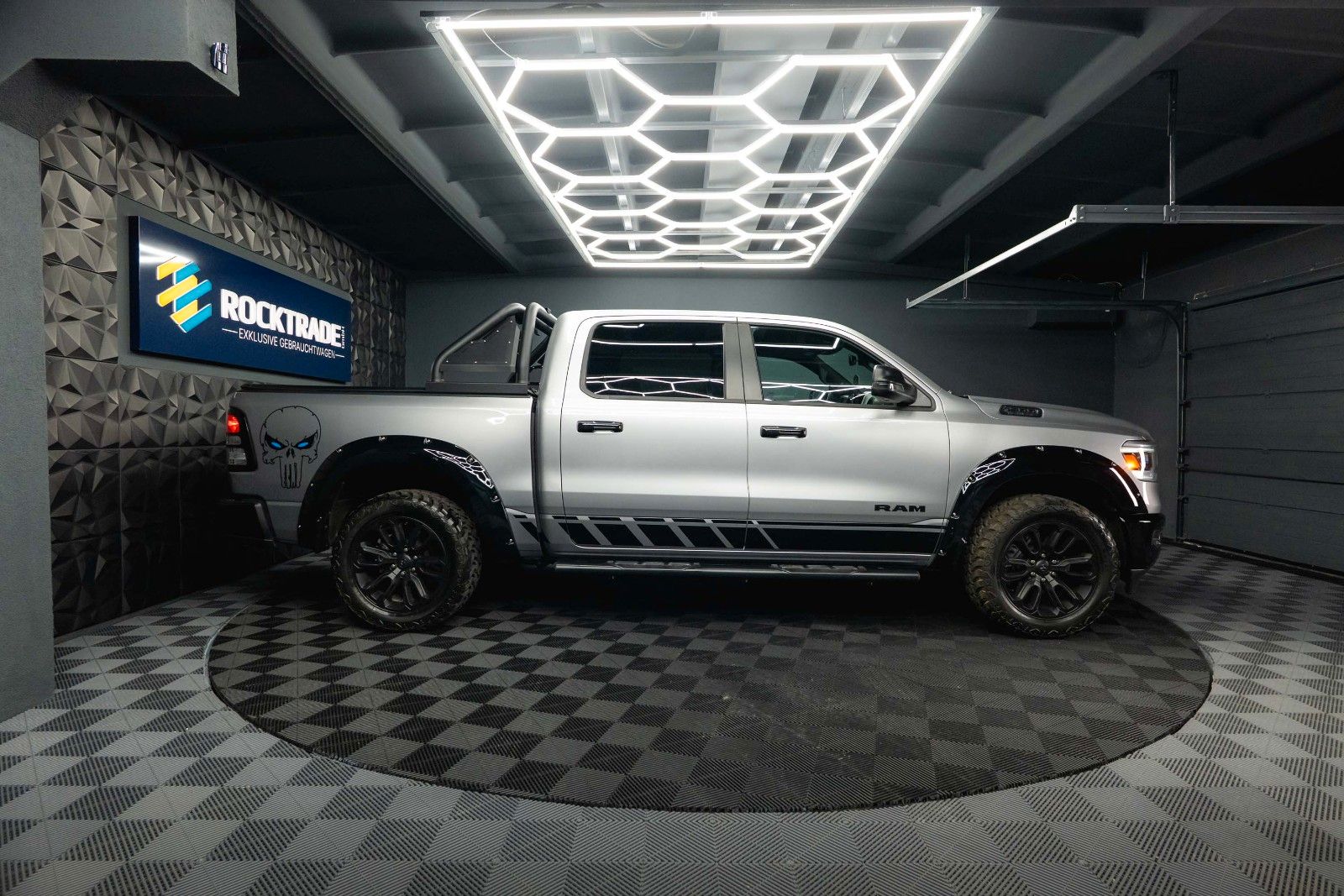 Dodge RAM 5.7 V8 HEMI 4x4 OFFROAD Night PUNISHER 19%