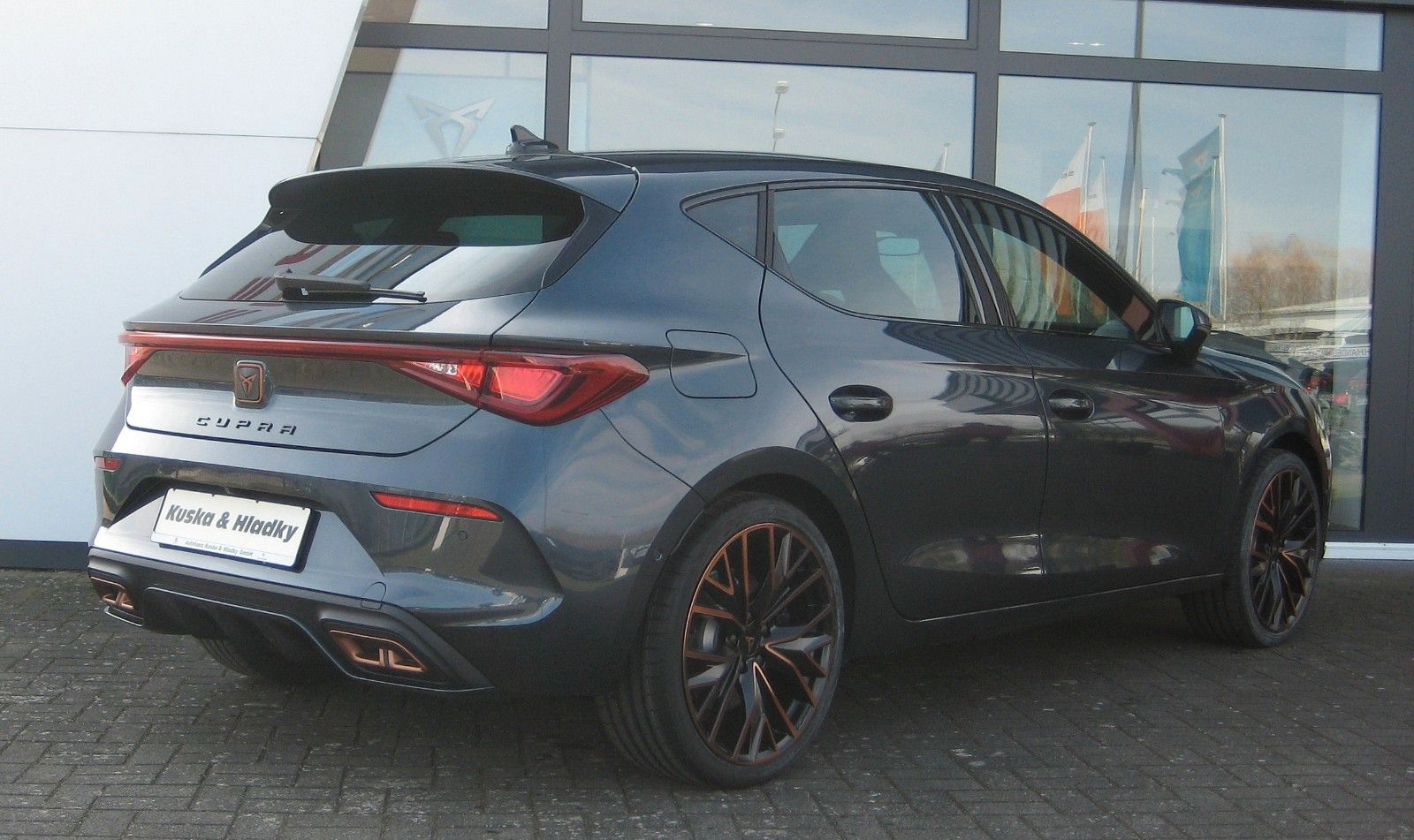 Cupra Leon 1.4 e-HYBRID 180kW VZ DSG - Samsaru's Car Outlet