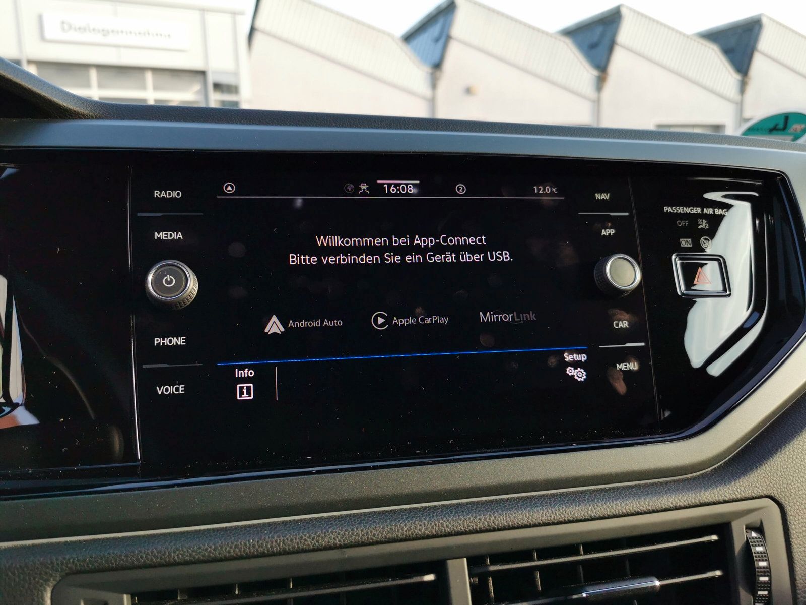 Volkswagen Taigo R-Line 1.0 TSI DSG Black - Samsaru's Car Outlet