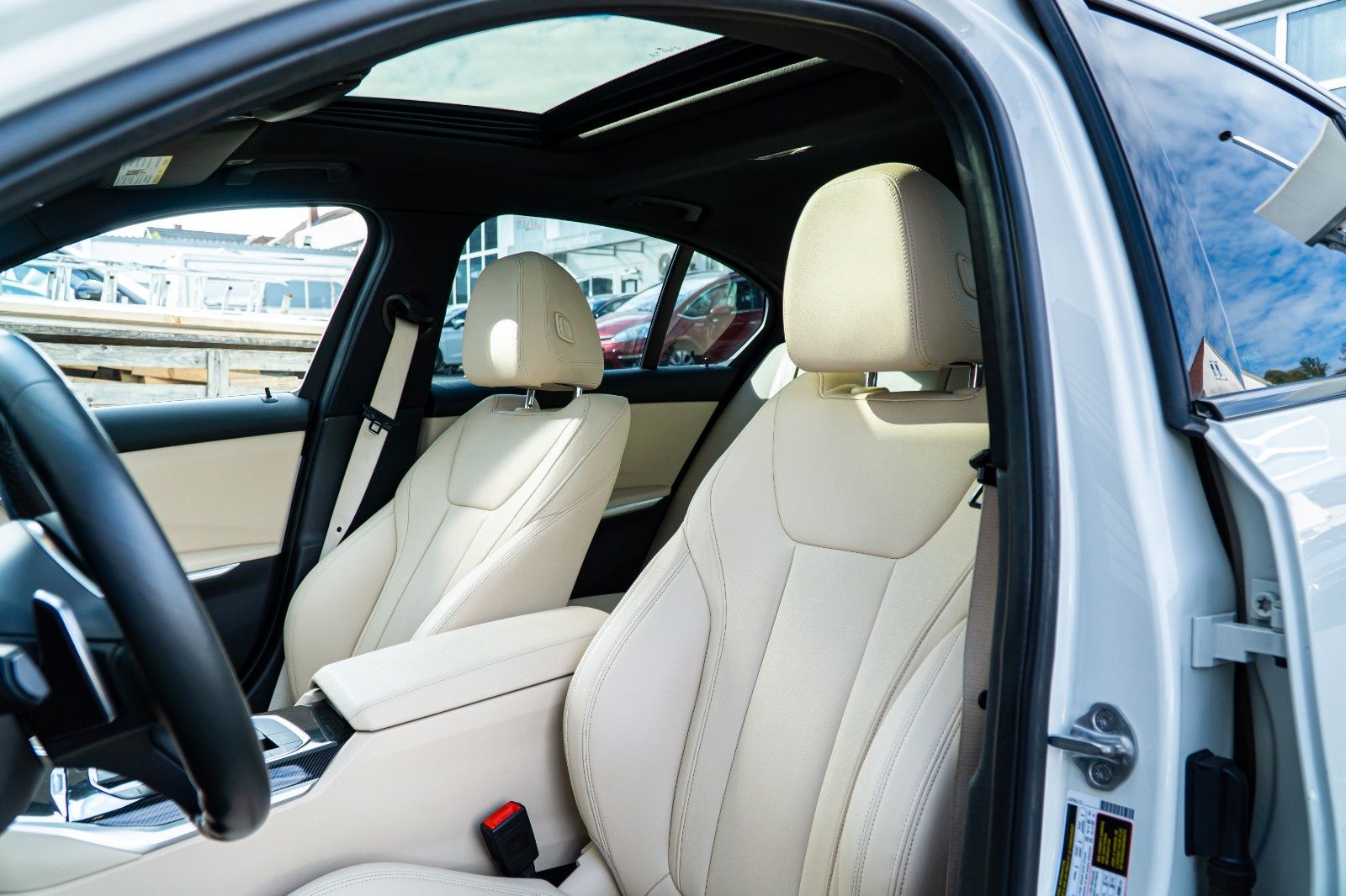 BMW 330i MSport - Samsaru's Car Outlet