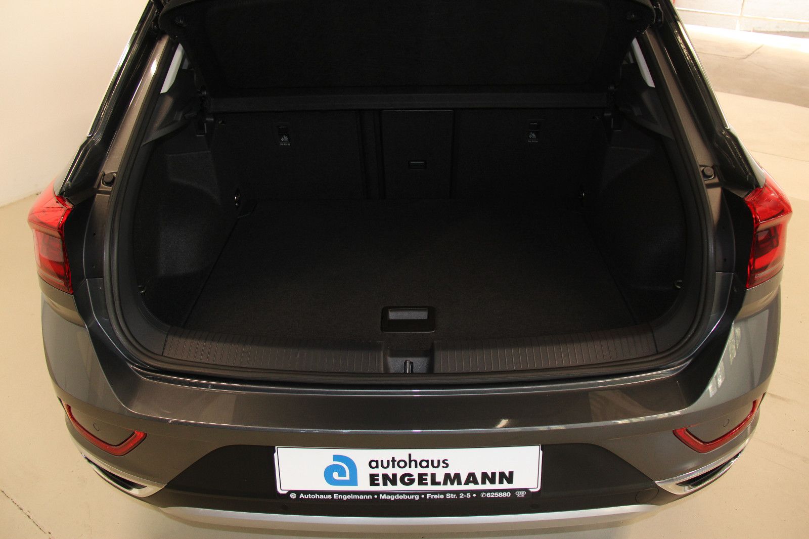 Volkswagen T-Roc Style 1.5 TSI DSG - Samsaru's Car Outlet