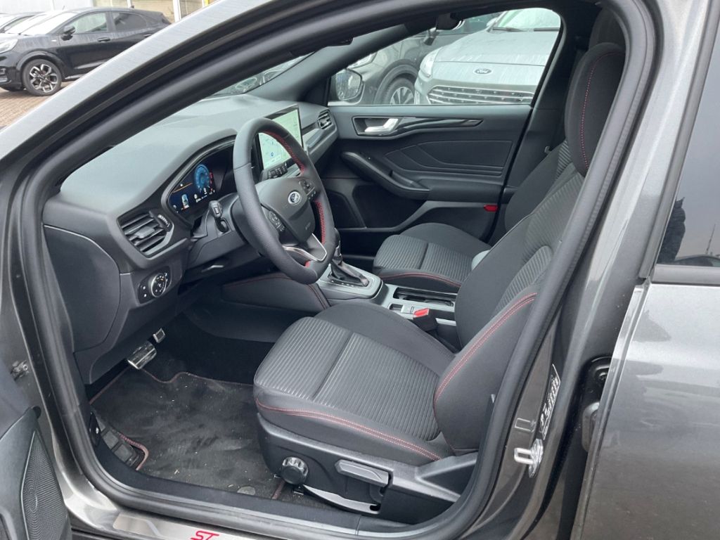 Ford Focus Turnier ST-Line X MHEV+Automatik+Pano+LED