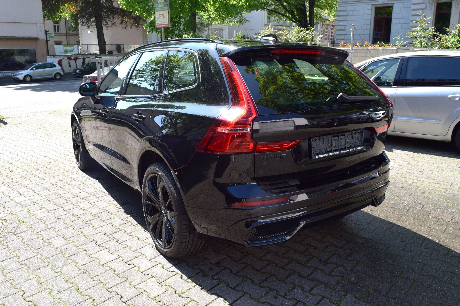 Volvo XC60 T6 Plus Black Edition - Samsaru's Car Outlet