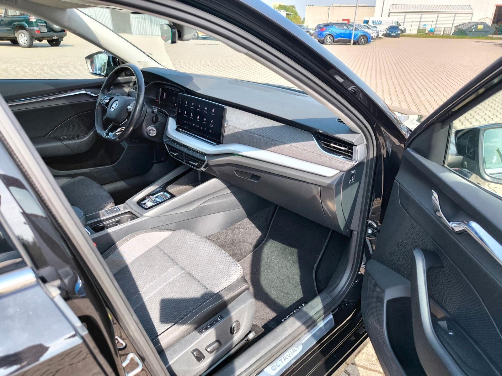 Skoda Octavia Combi First Edition iV - Samsaru's Car Outlet