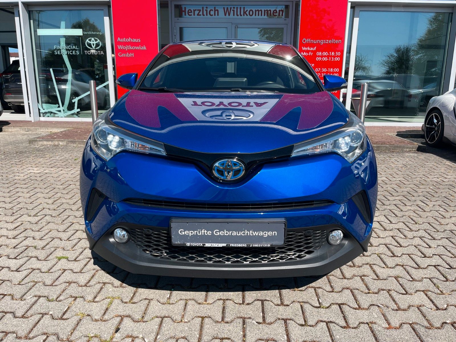 Toyota C-HR Hybrid Club - Samsaru's Car Outlet