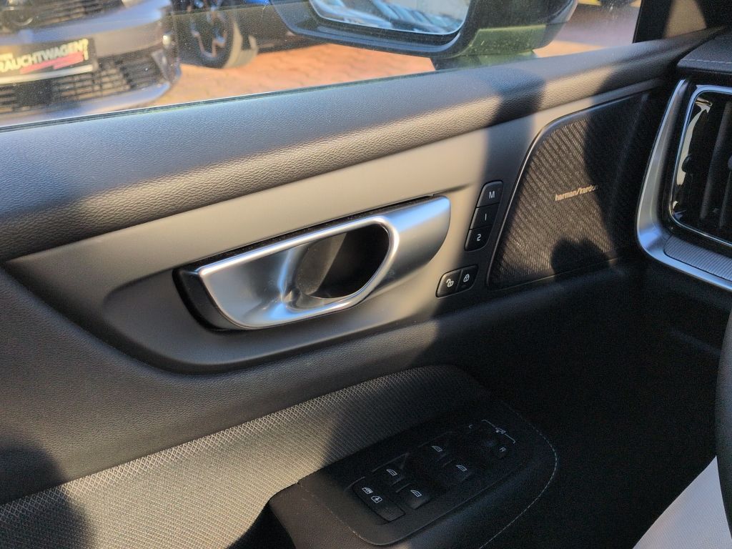 Volvo S60 B5 B AWD Ultimate Dark+360+Pano+Standheiz+