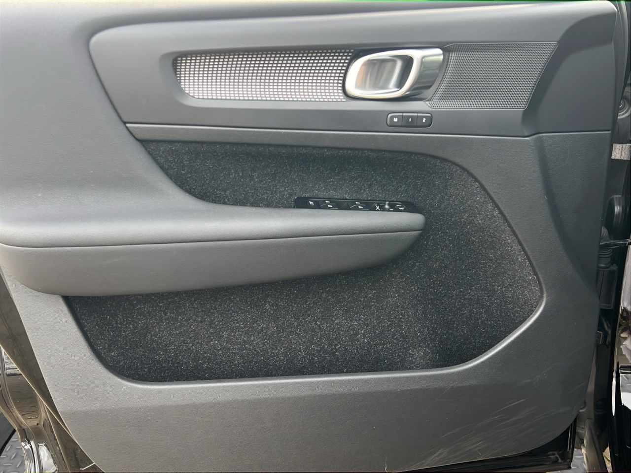 Volvo XC40 B5 R-Design AWD/Navi/LED/AHK/Pano/360K/19Zo