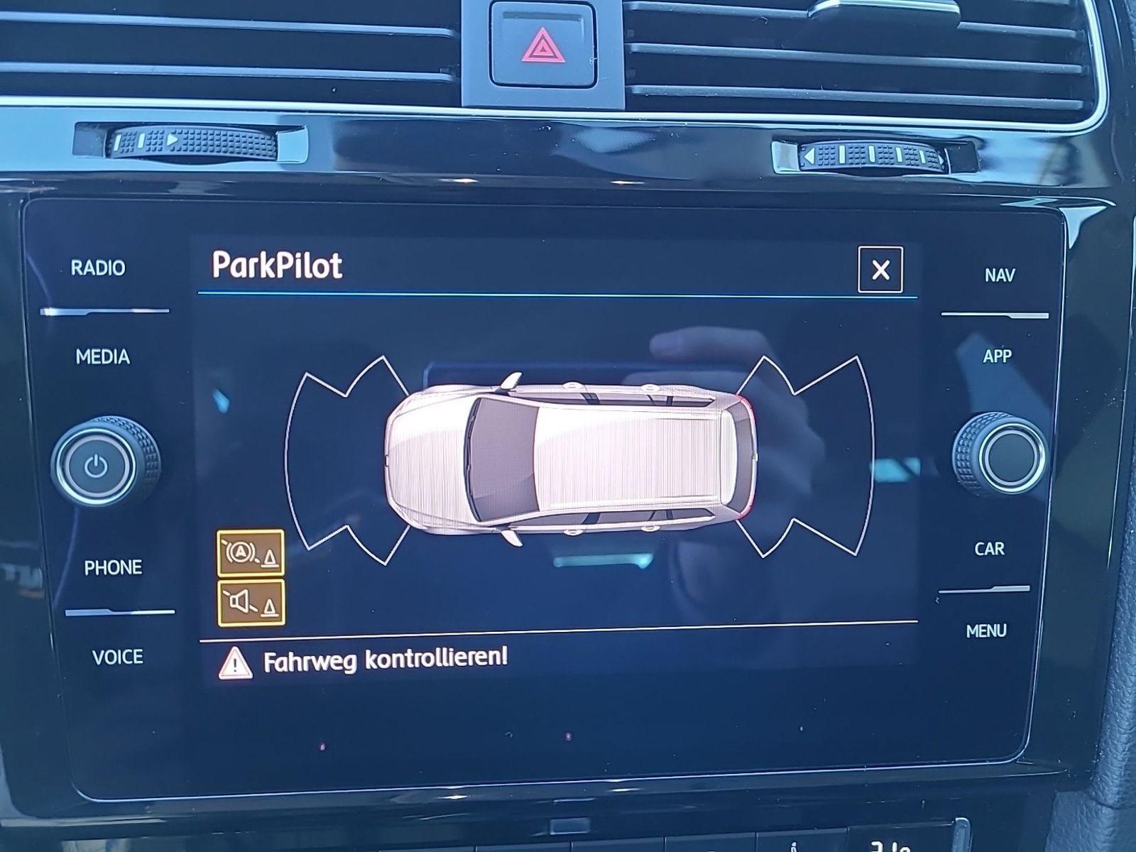 Volkswagen Golf VII Variant 1.5 TSI DSG - Samsaru's Car Outlet