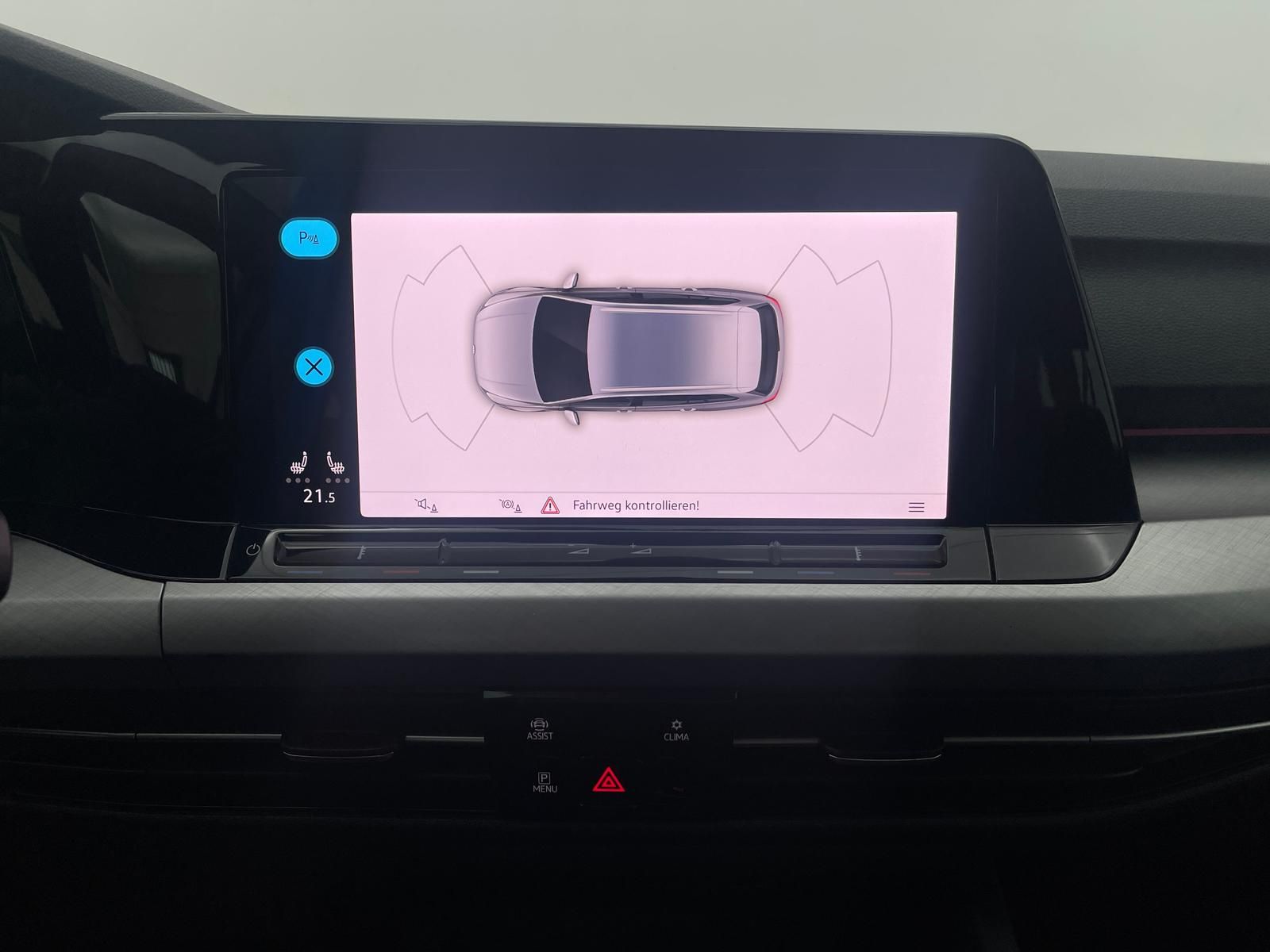 Volkswagen Golf 1.0 eTSI Life - Samsaru's Car Outlet