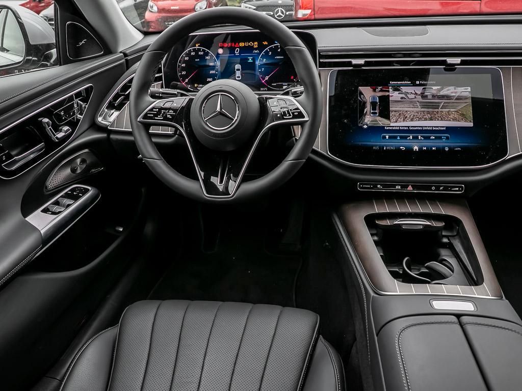 Mercedes-Benz E 200 Exclusive Premium - Samsaru's Car Outlet