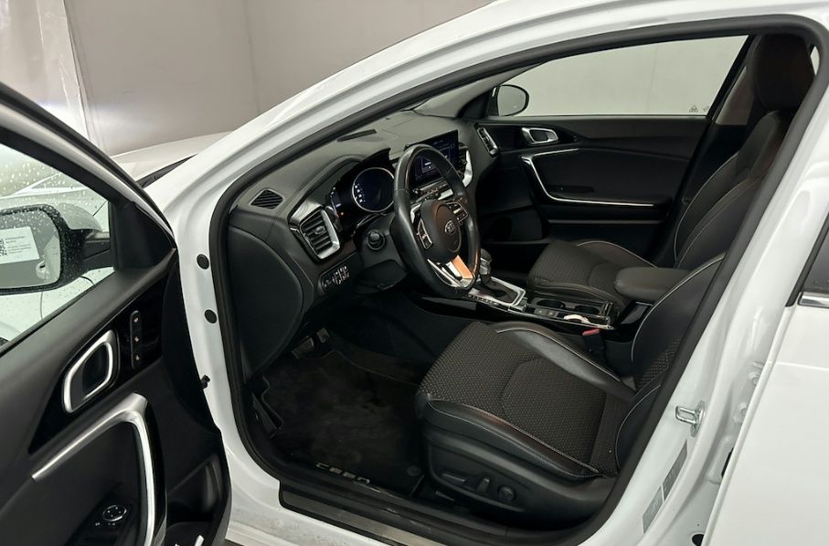 Kia CEED_SW 1.6 PHEV - Samsaru's Car Outlet
