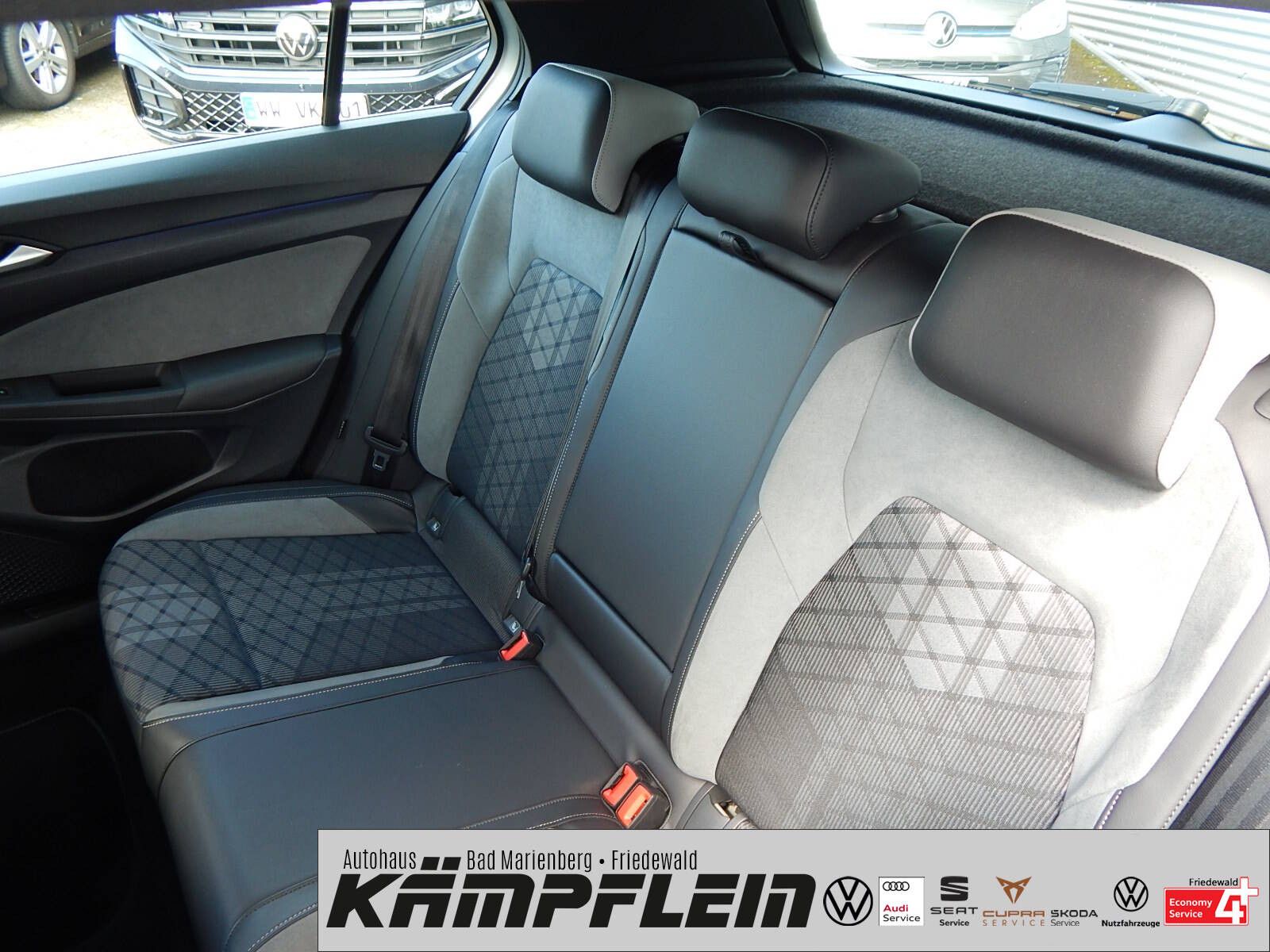 Volkswagen Golf R-Line 2.0TDI DSG - Samsaru's Car Outlet