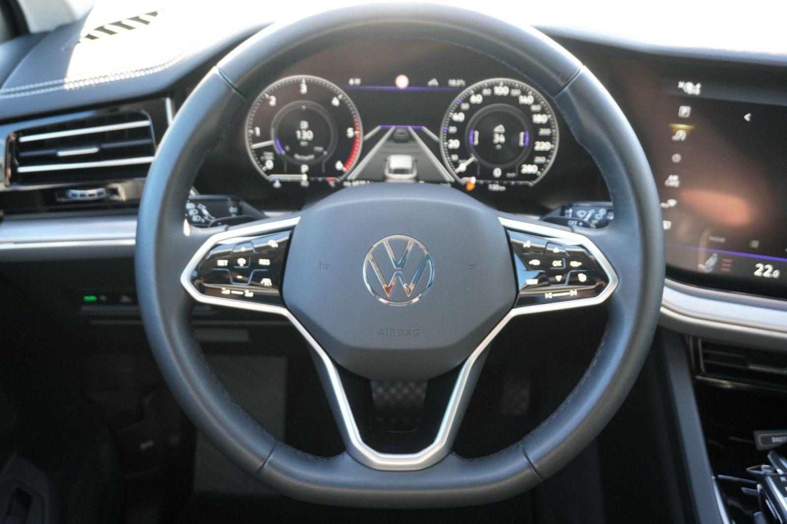Volkswagen Touareg Elegance 4Motion - Samsaru's Car Outlet