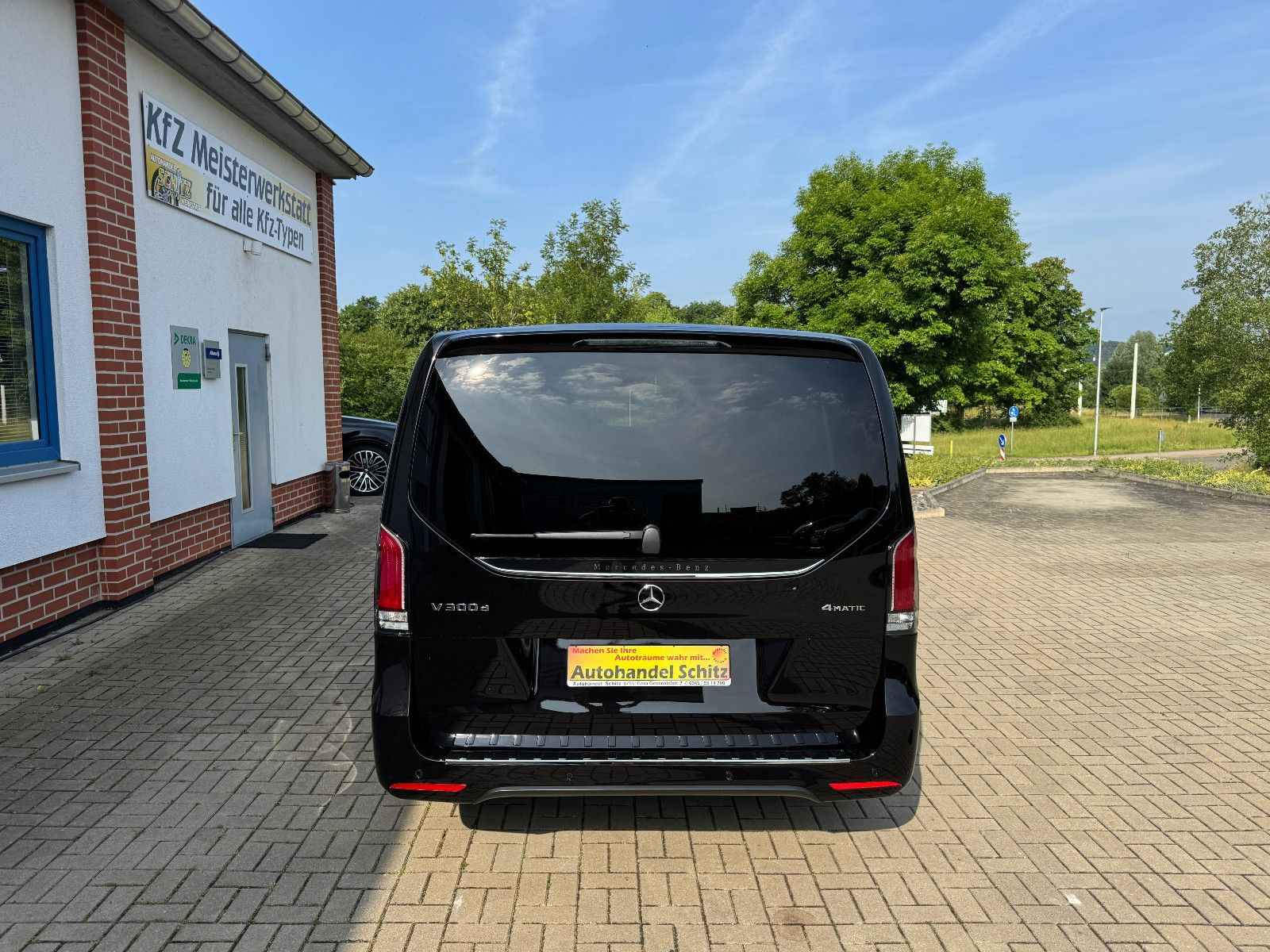 Mercedes-Benz V 300d AVANGARDE AMG - Samsaru's Car Outlet