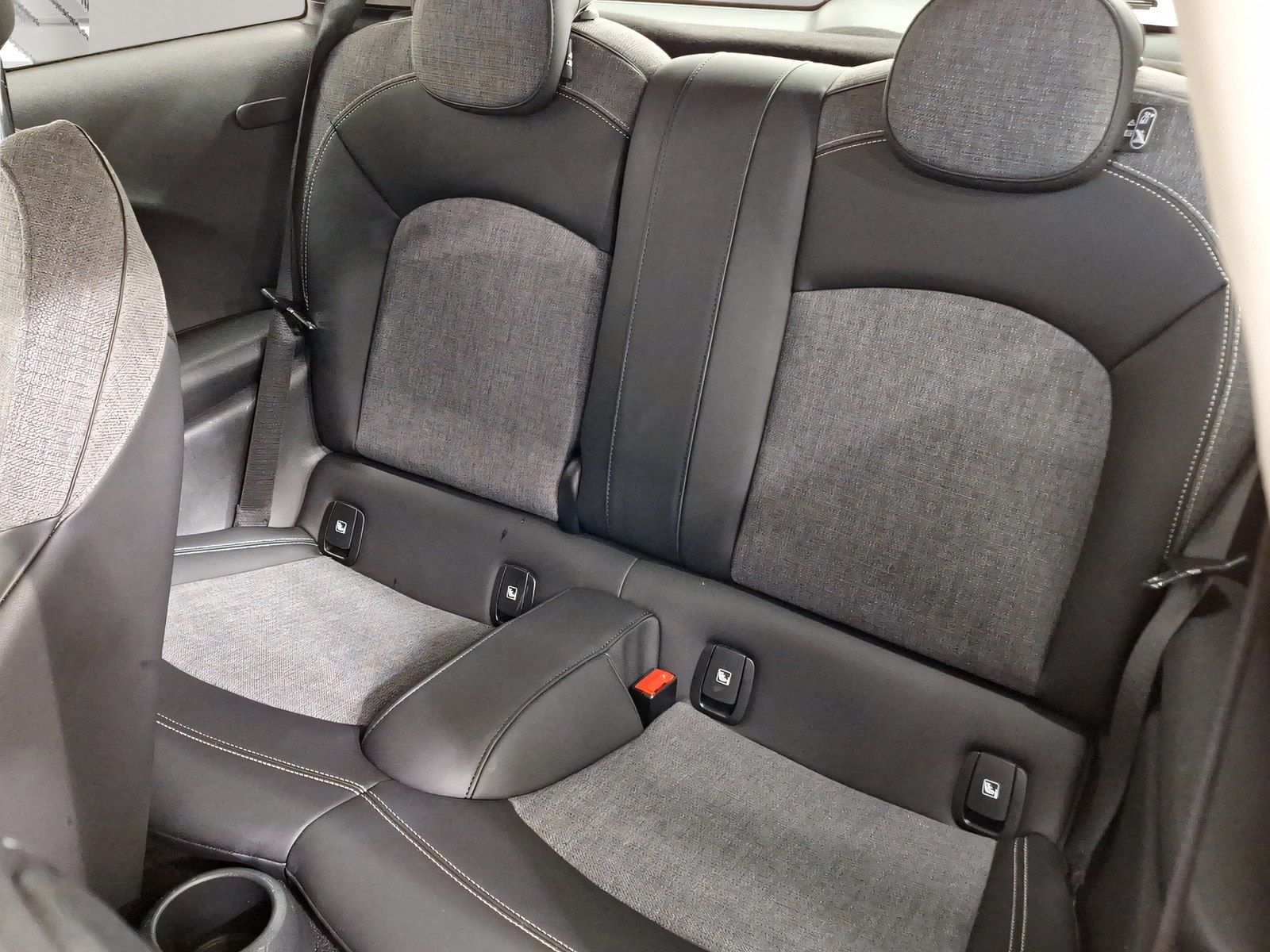 MINI Cooper - Samsaru's Car Outlet