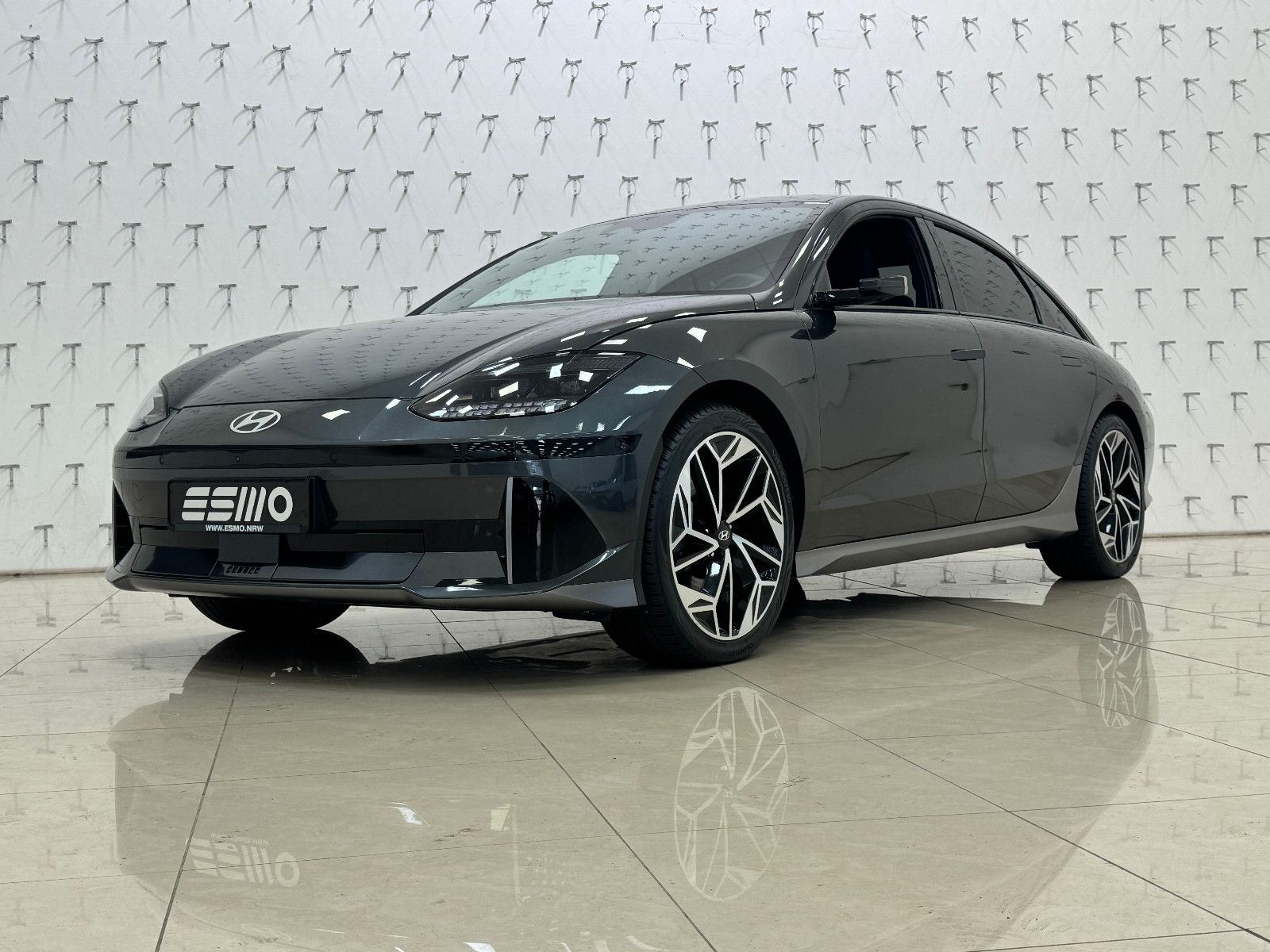 Hyundai IONIQ 6 77,4kWh 325ps 4WD Uniq 360°K/BOSE/DIGI