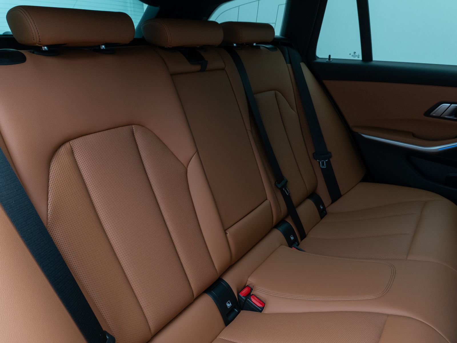 BMW 330e M Sport - Samsaru's Car Outlet