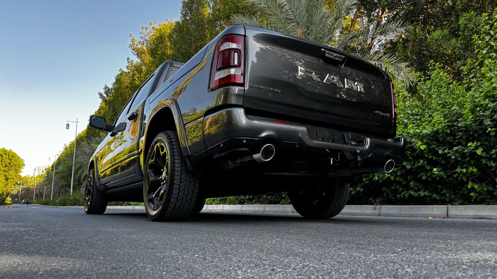Dodge LIMITED*CLEAN-CARFAX*HEADUP*LUFT*RAMBOX*360°KAME