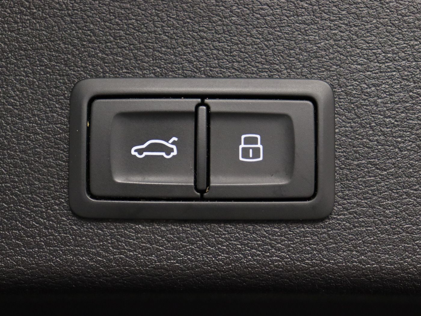 Audi A4 Avant 40 TDI quattro S tronic Advanced - Samsaru's Car Outlet