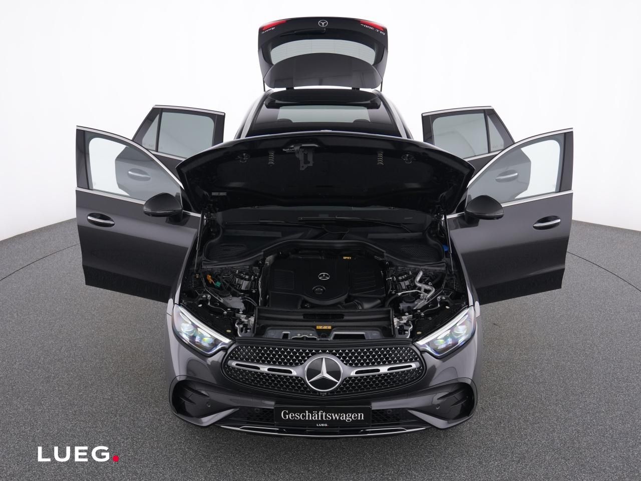 Mercedes-Benz GLC 300 e 4M AMG+HUD+PANO+KEYLESS+AHK+DIG.LIGHT+