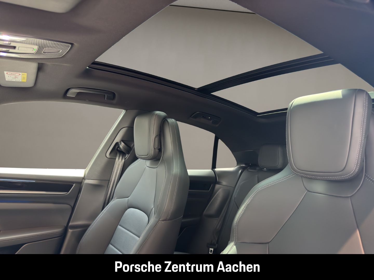 Porsche Macan 4 BOSE Panorama Rückfahrkamera Luftfederun