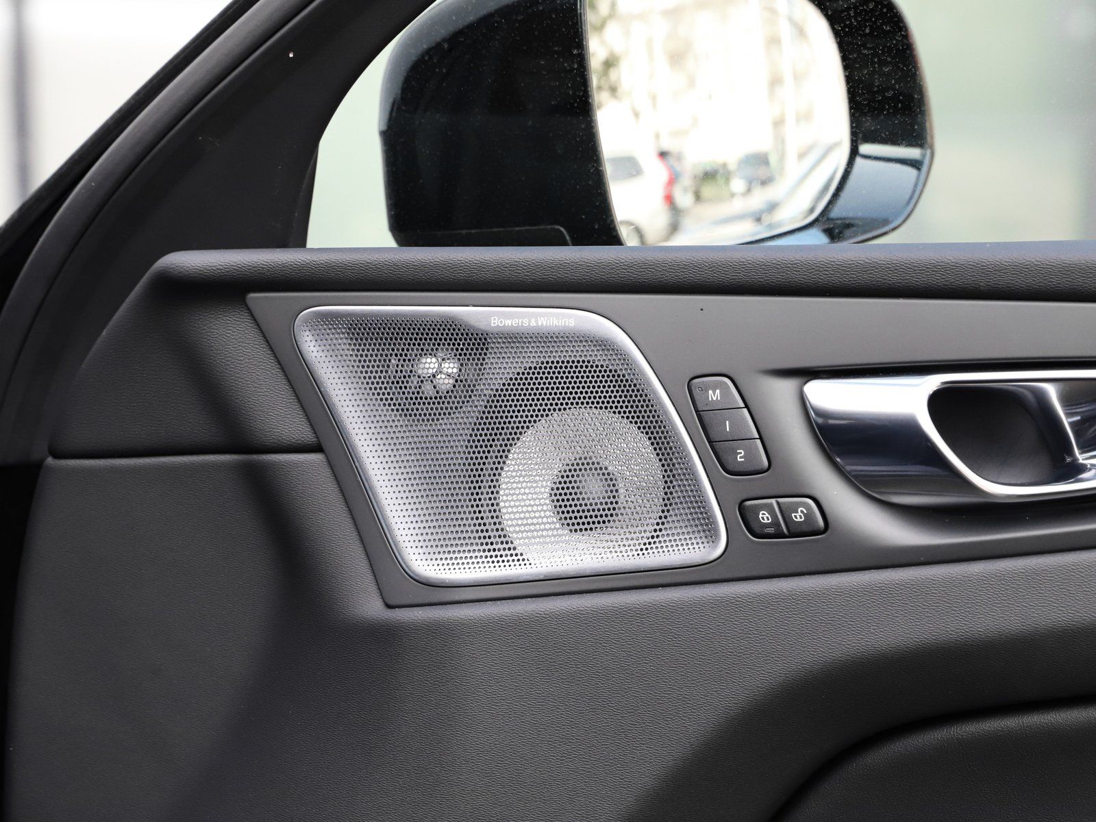 Volvo XC60 B4 (D) AWD R-Design NP:79.860,-//PANO/HUD/B