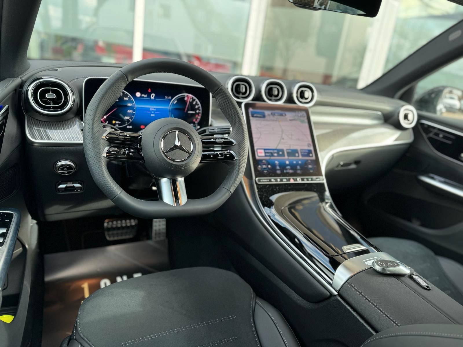 Mercedes-Benz GLC 300 de 4Matic Plug-In - Samsaru's Car Outlet