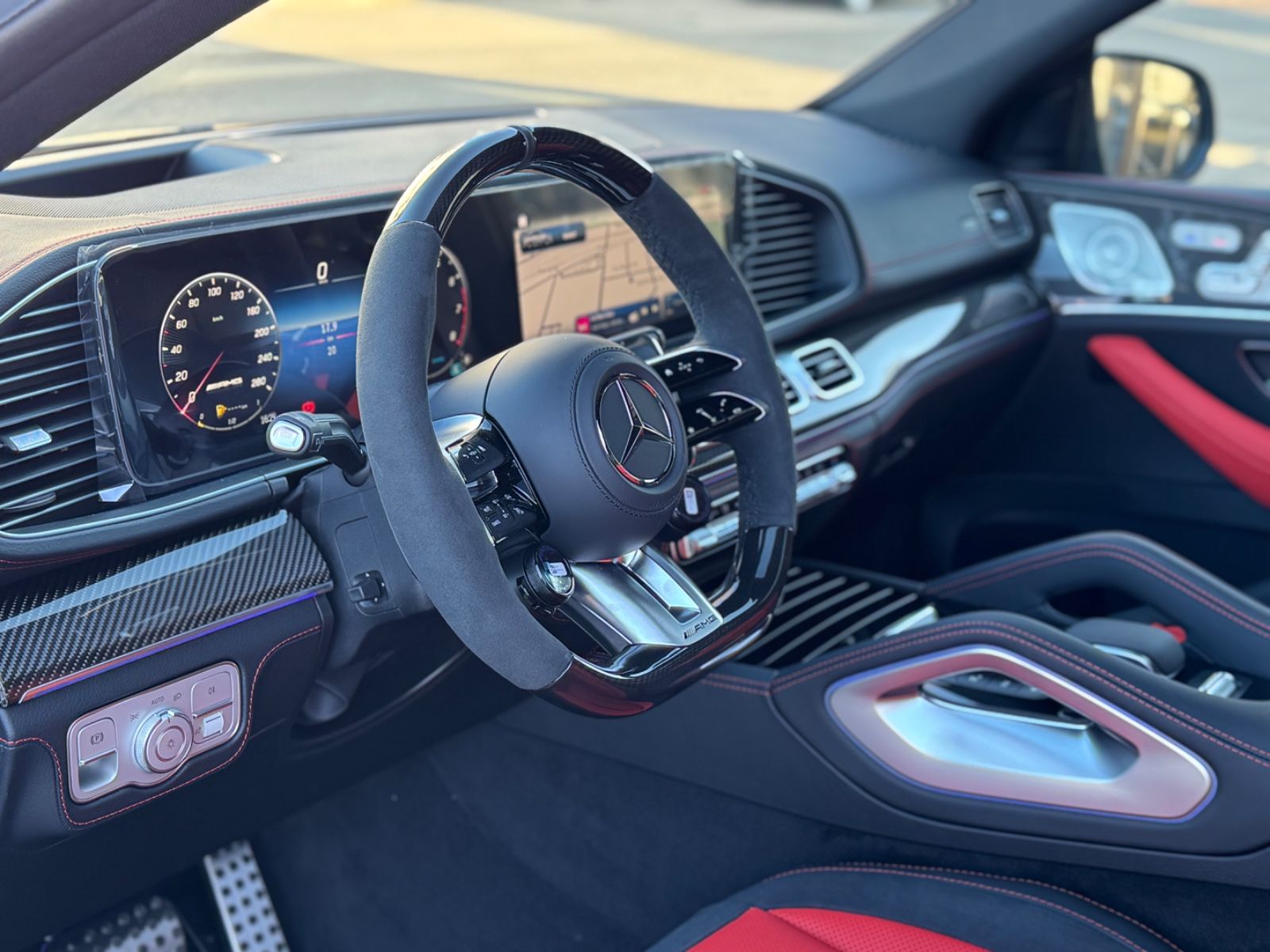Mercedes-Benz COUPÉ|ROT|MY26|CARBON|BURMESTER|HEAD-UP|MASSAGE|
