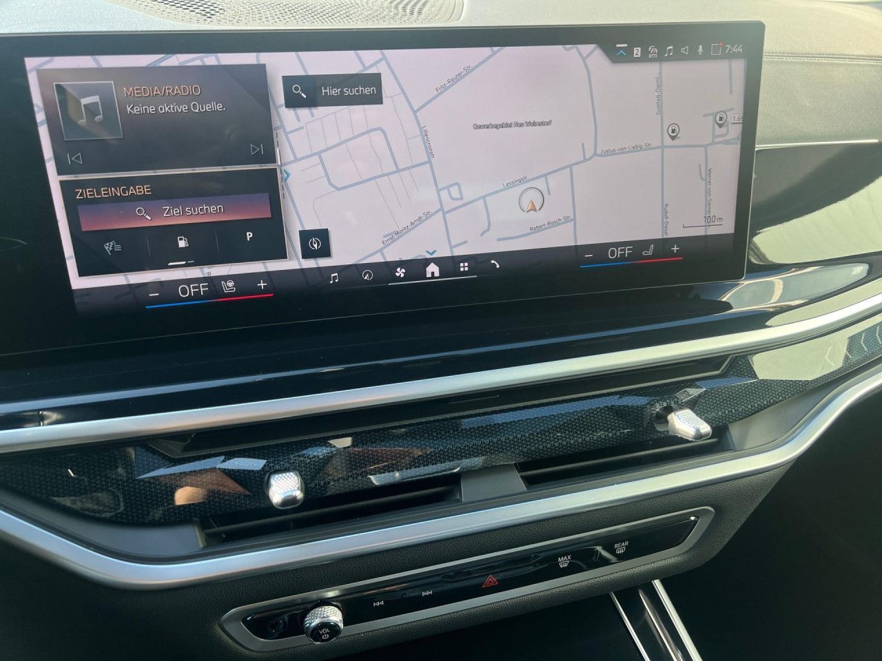 BMW X5 xDr 40iA M SPORT Pano,AHK,StHzg,KomSi,Luftfed