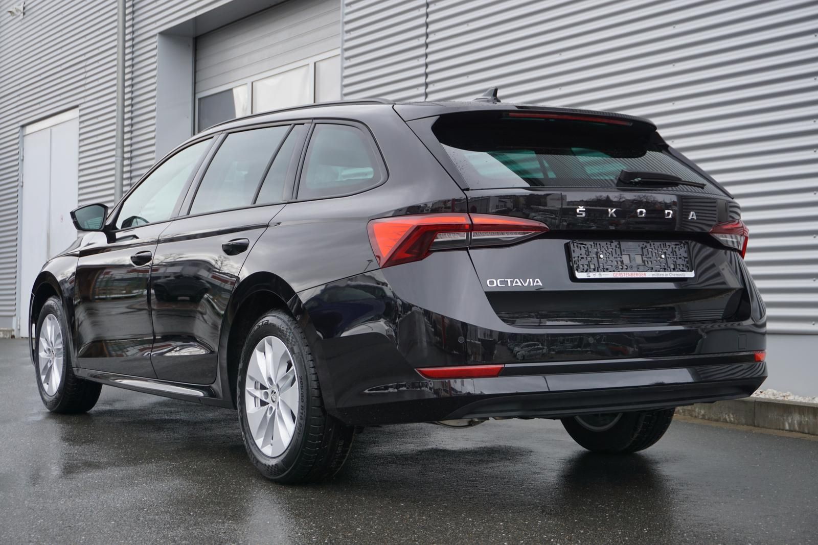 Skoda Octavia Combi Ambition 1.5 TSI - Samsaru's Car Outlet