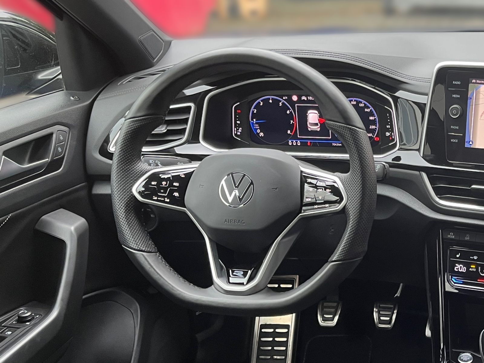 Volkswagen T-Roc 1.0 TSI R-LINE - Samsaru's Car Outlet