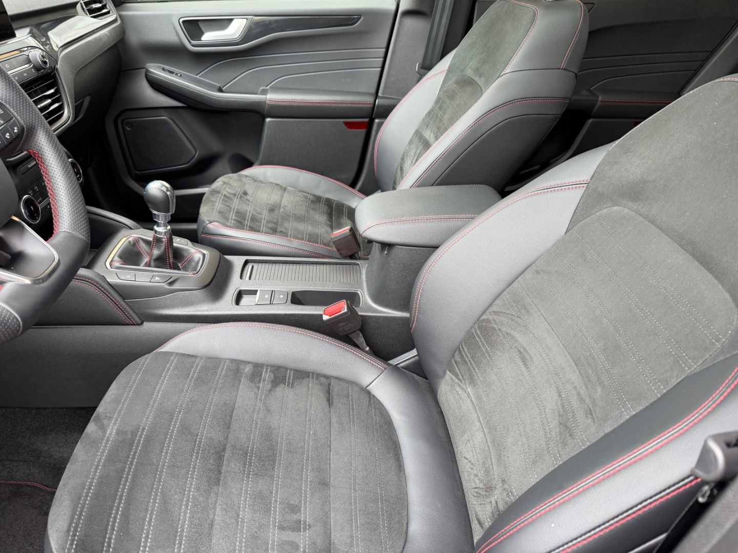 Ford Kuga ST-Line X EcoBoost - Samsaru's Car Outlet