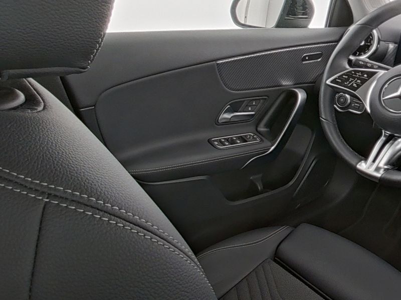 Mercedes-Benz A 180 Progressive - Samsaru's Car Outlet