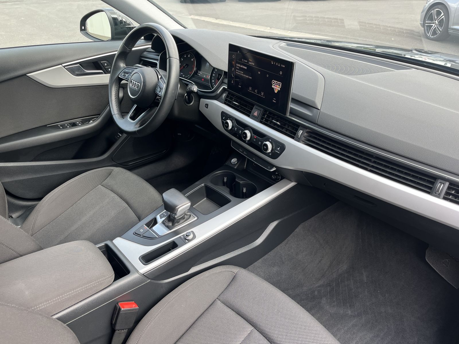 Audi A4 Avant 35 2.0 TFSI S-Line Optik Blackline - Samsaru's Car Outlet