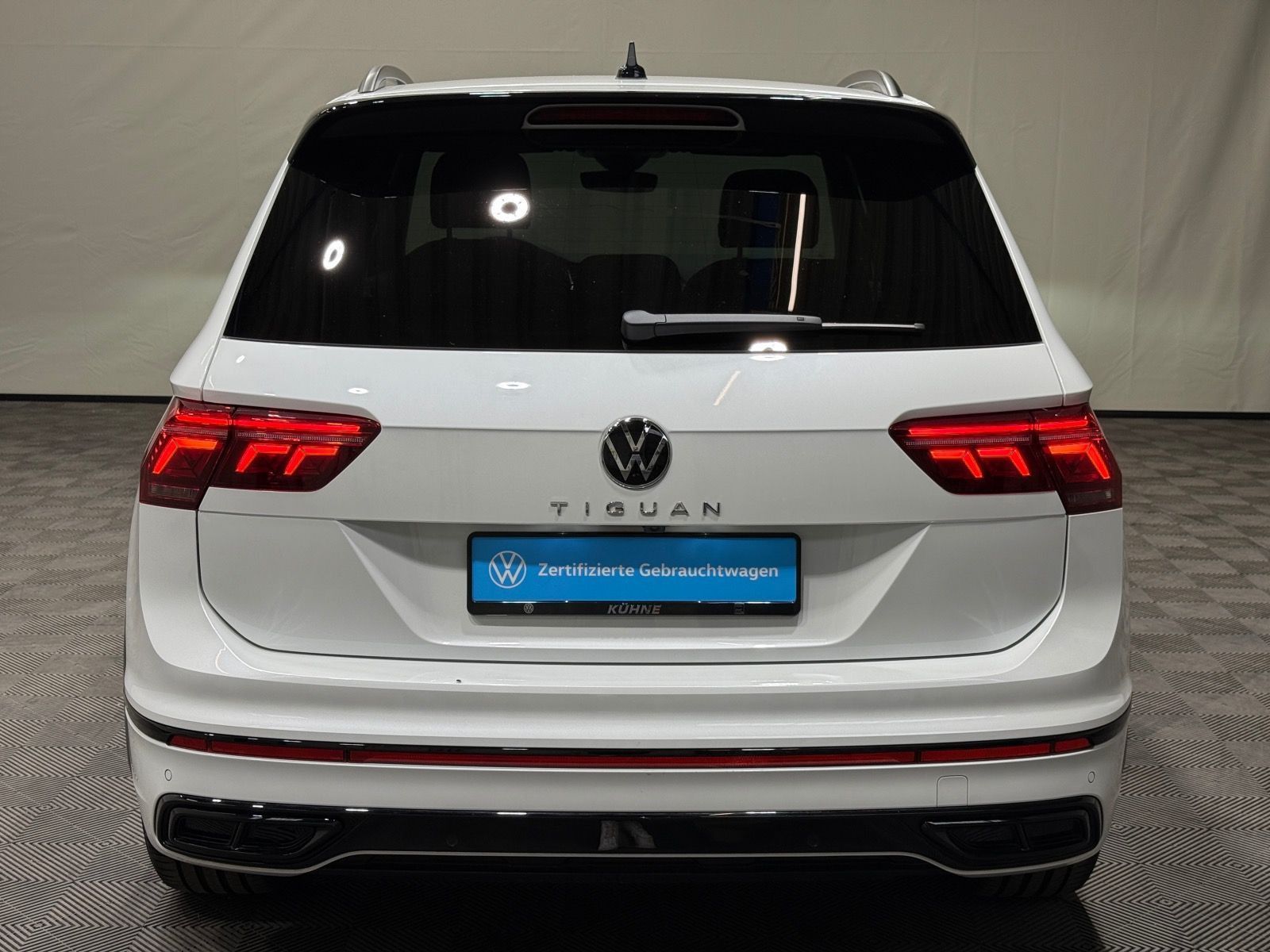 Volkswagen Tiguan R-Line 1.5 TSI DSG - Samsaru's Car Outlet