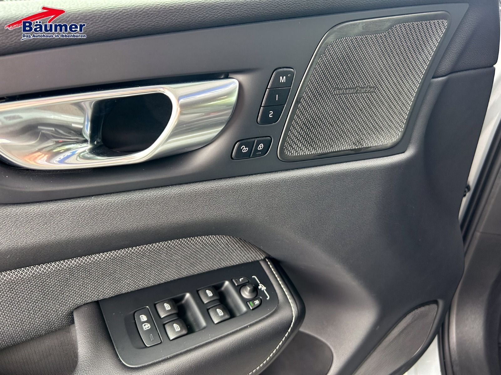 Volvo XC60 B4 Mild-Hybr. AWD Plus Dark Geartronic +AHK